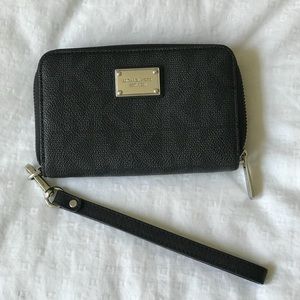 Michael Kors IPhone Wristlet